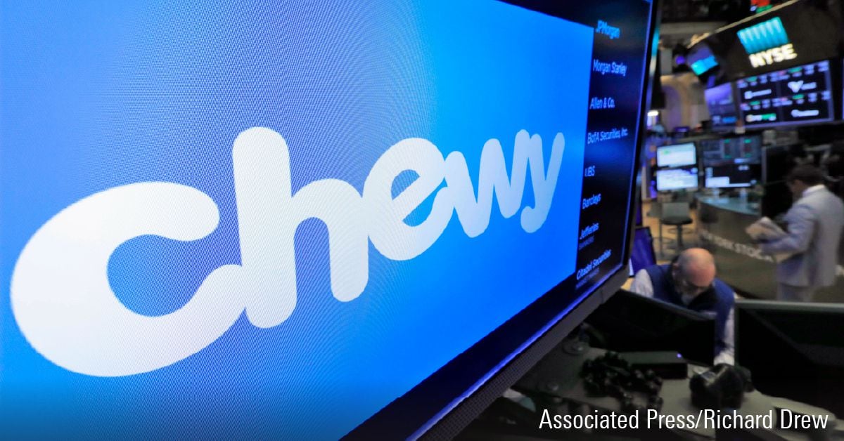 Logo de Chewy