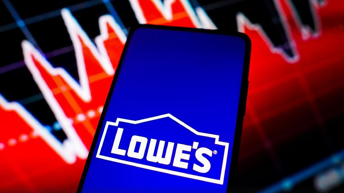 Is Lowe s Stock a Buy Sell or Fairly Valued After Earnings